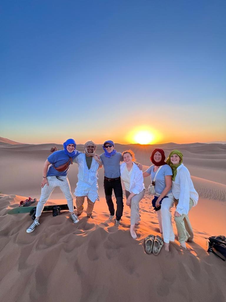 Отель Mhamid Yaya Camp & Activites Мхамид Экстерьер фото