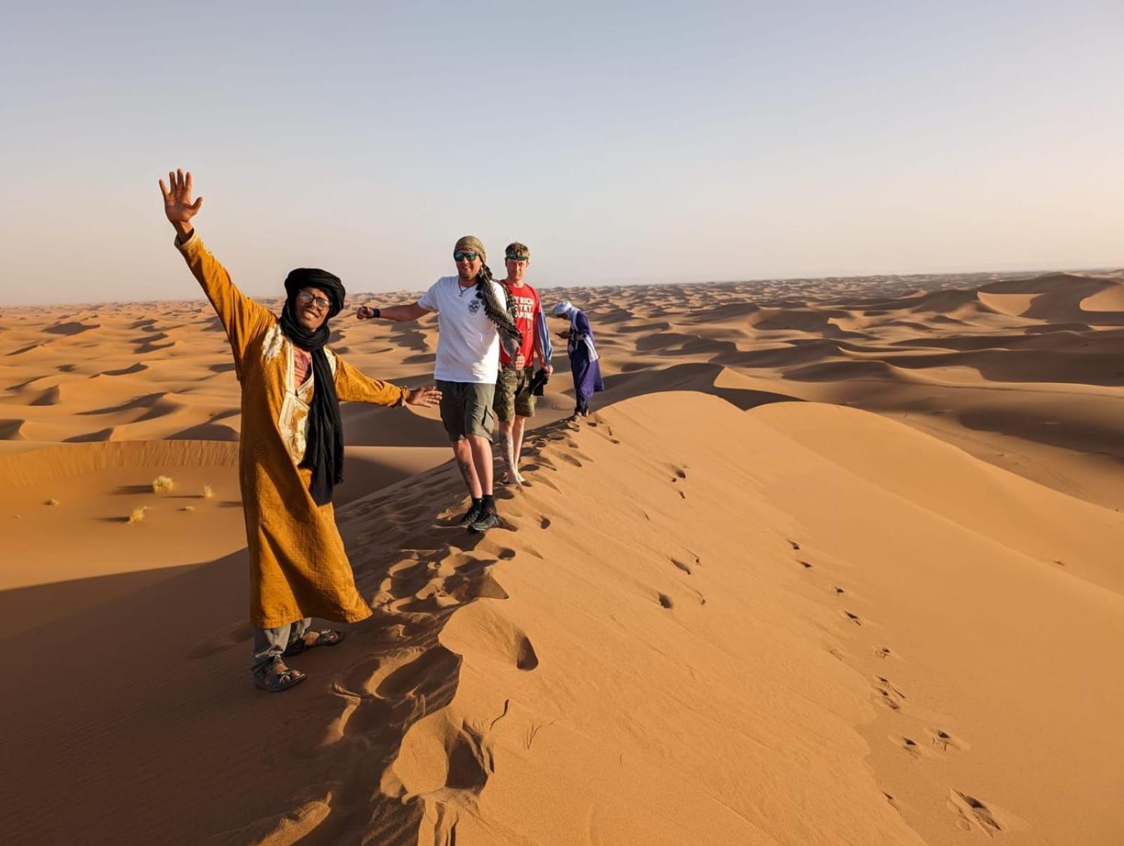 Отель Mhamid Yaya Camp & Activites Мхамид Экстерьер фото
